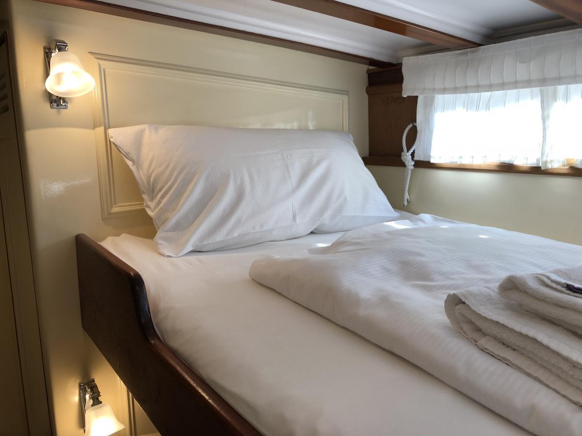 Hotelschiff Nedeva 브레멘 외부 사진